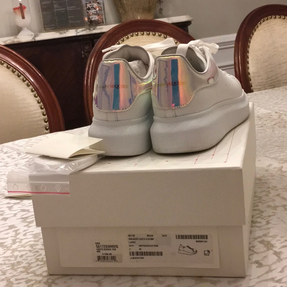 Alexander McQueen women’s sneakers fluorescent tail size EU 40 great condition